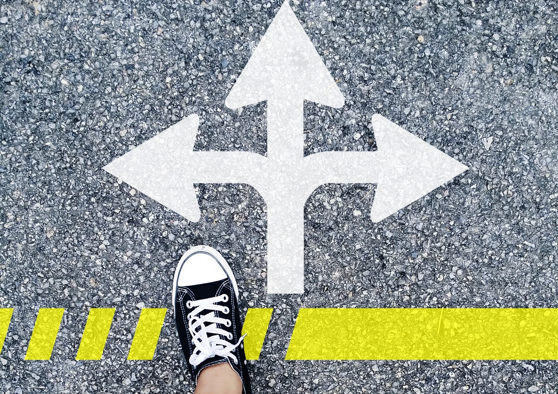 choose-the-right-direction-1536336_1920.jpg