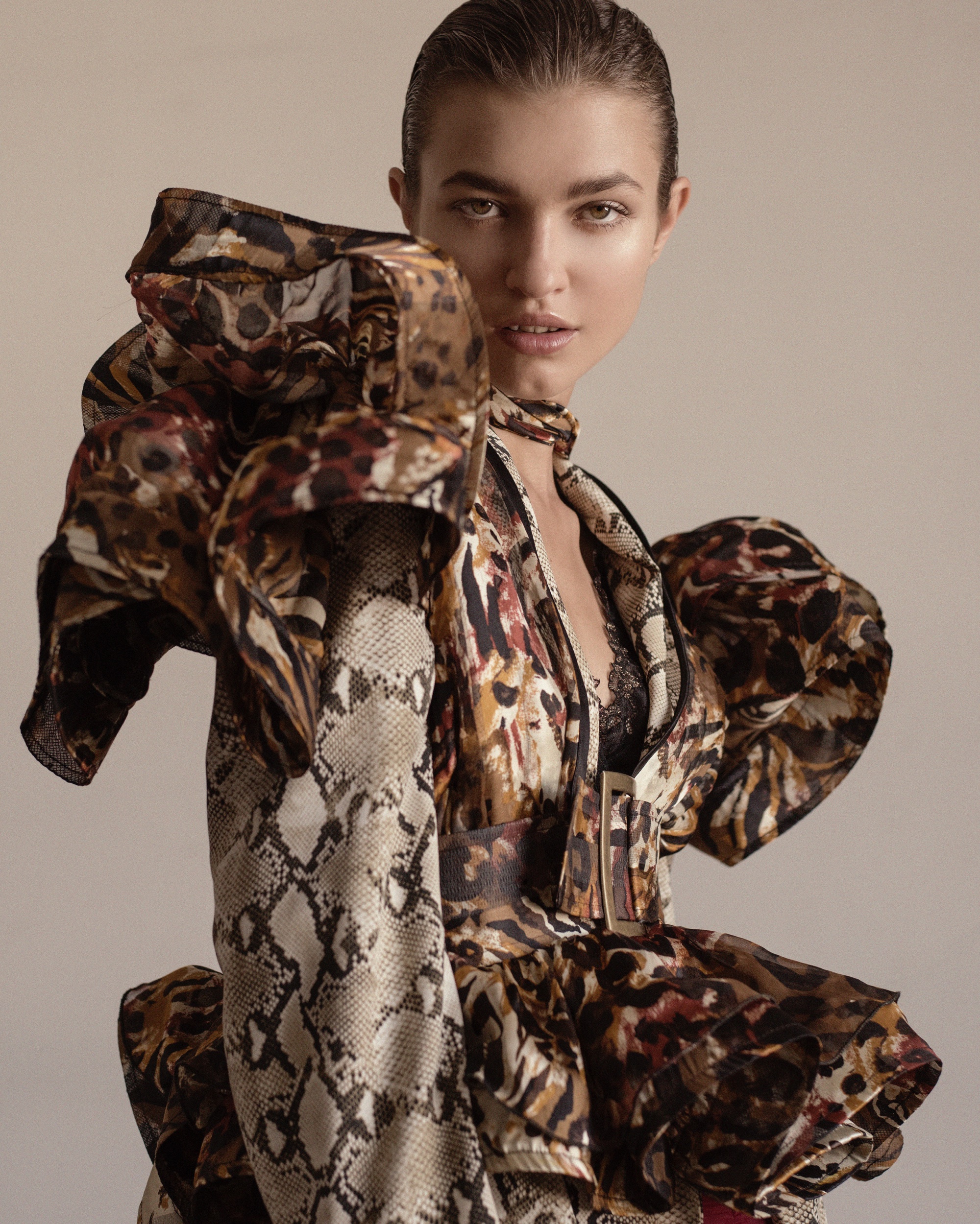 Hair and makeup -L‘Official Magazine