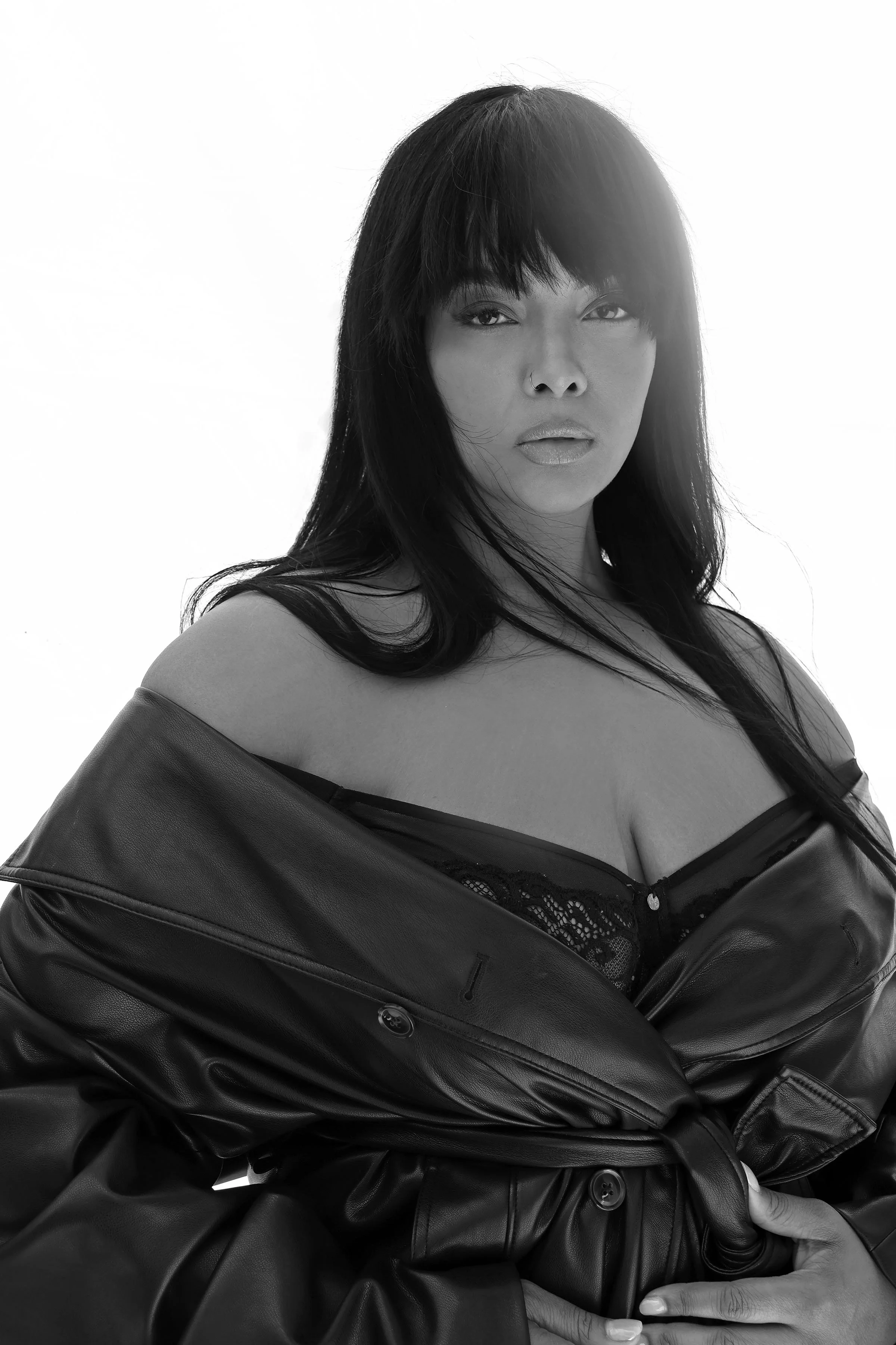 courtney beauty 1bw.jpg