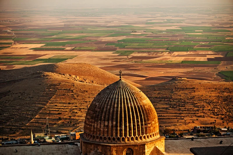 overlooking the plains of mesopotamia