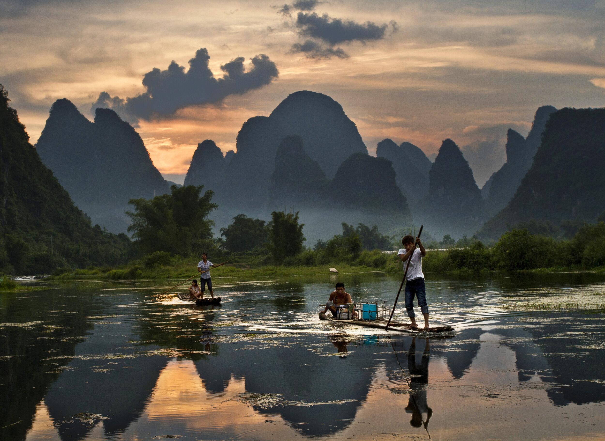 yangshuo raft.jpg