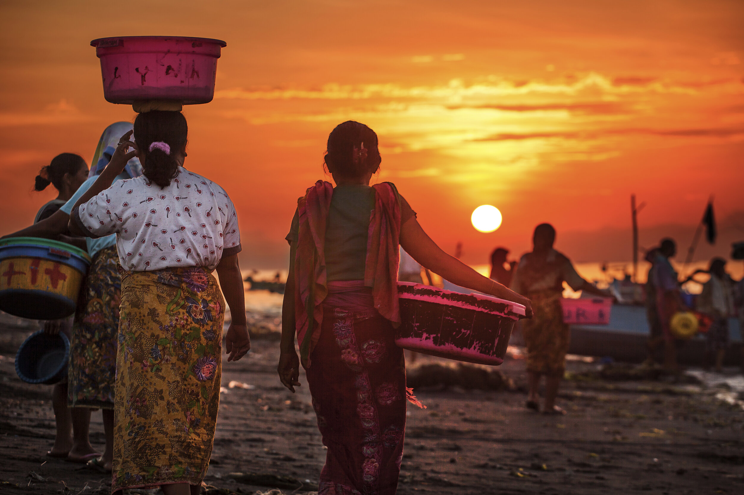 fish market sunrise.jpg