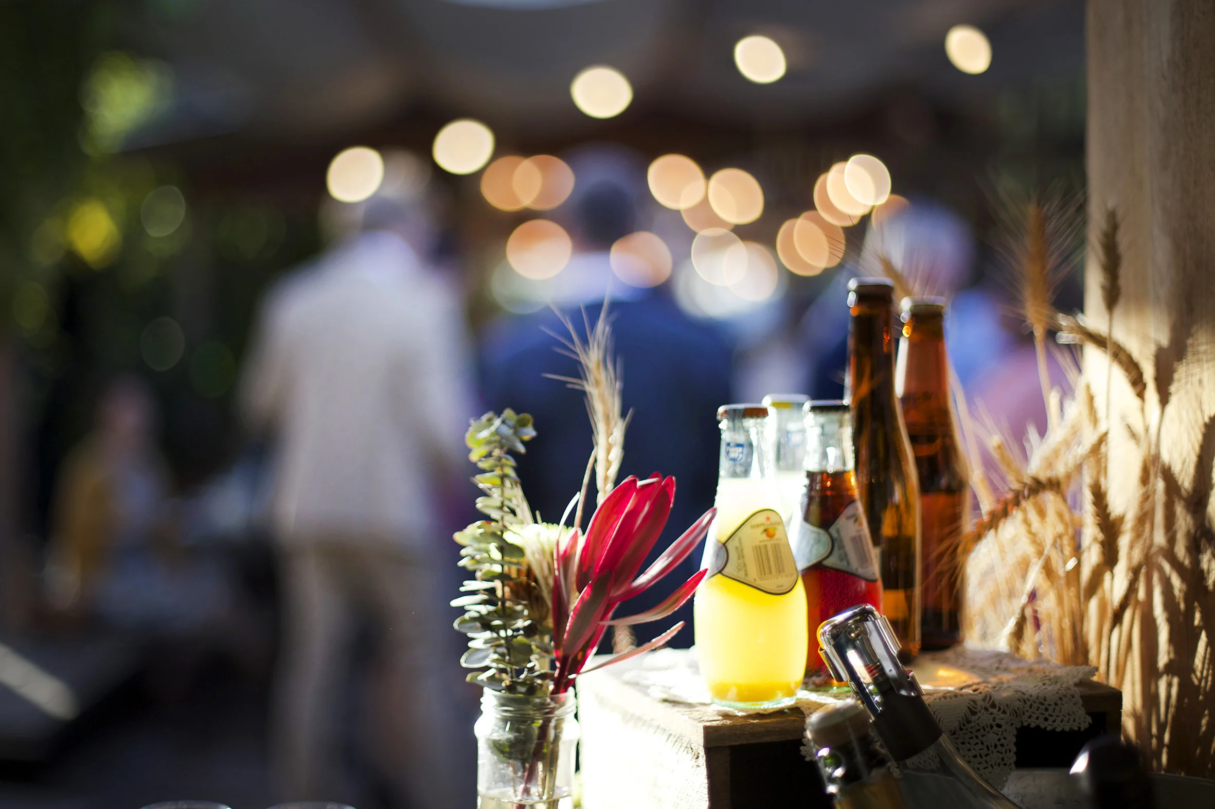 melbourne-wedding-flowers-bar.jpg