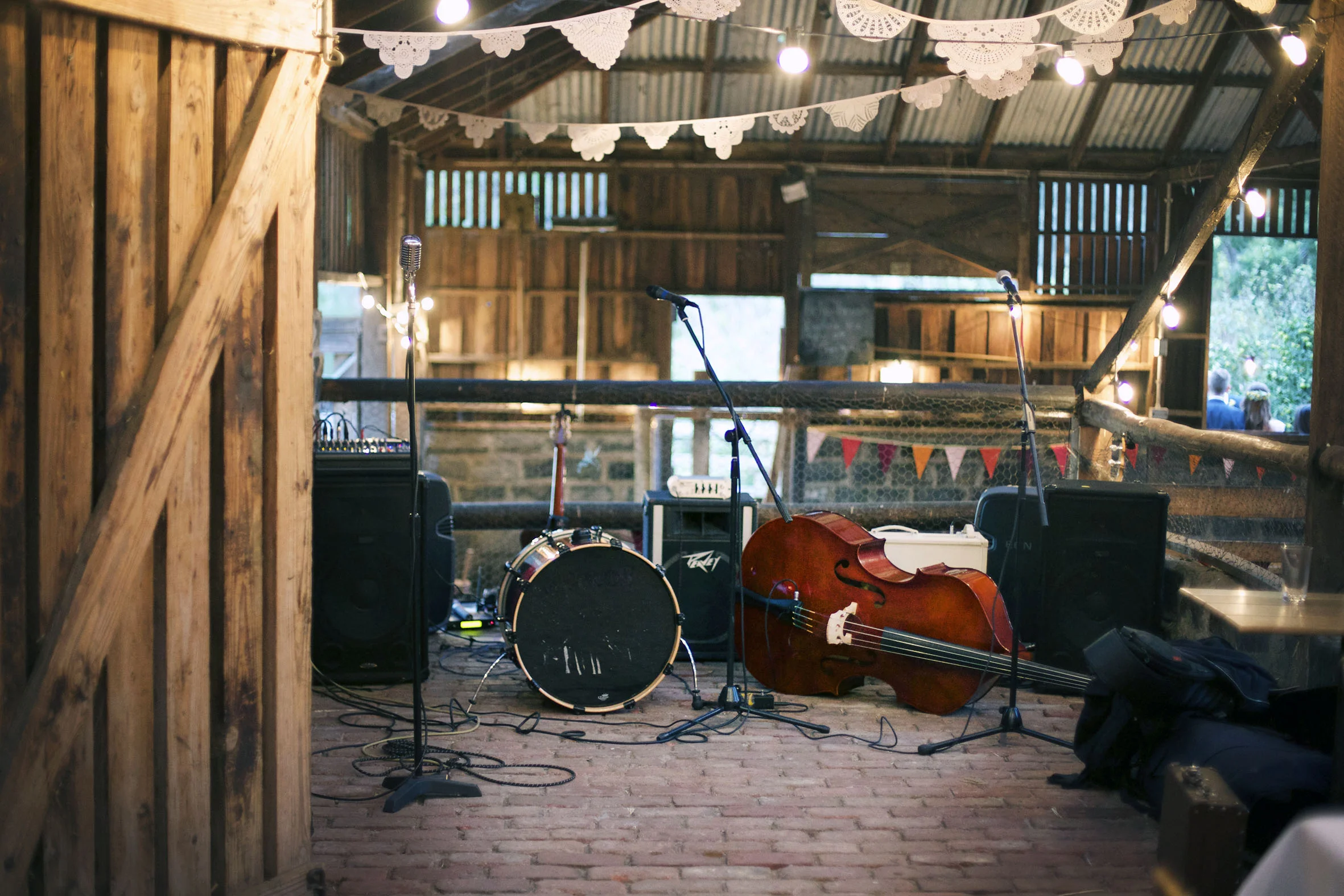 barn wedding melbourne band.jpg