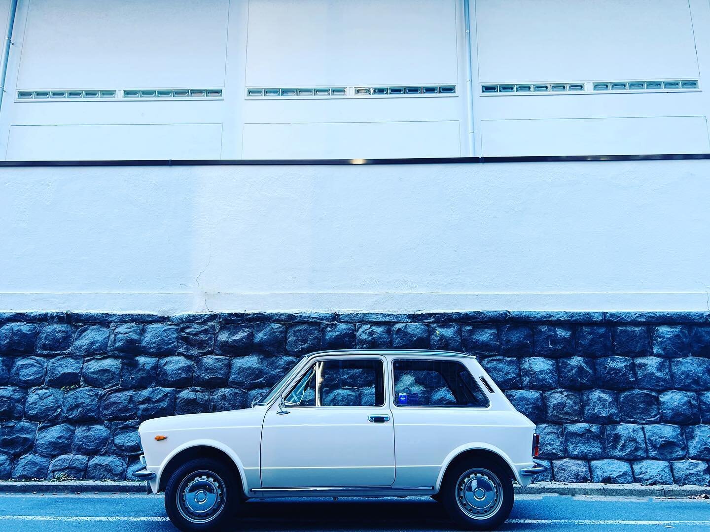Auguri!!!🎄

2022年も終わりですねえ&hellip;

#autobianchi #a112 #fiat #italianmini #smallcar #italiandesign #vintagecar #旧車 #イタリア車 #productdesign #cardesign #StyleIcon