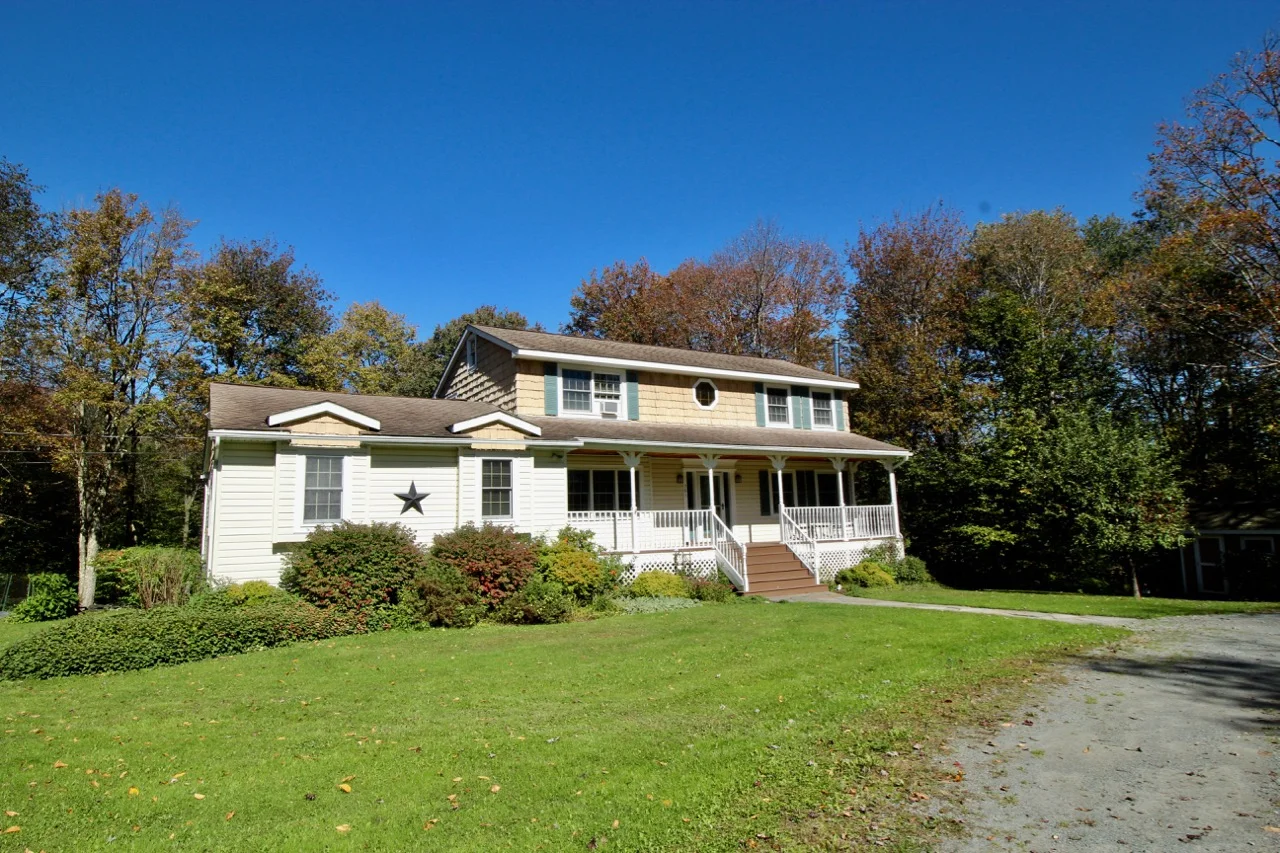 Shandelee (SOLD) 4 Bedroom home with lake access to Sand Pond