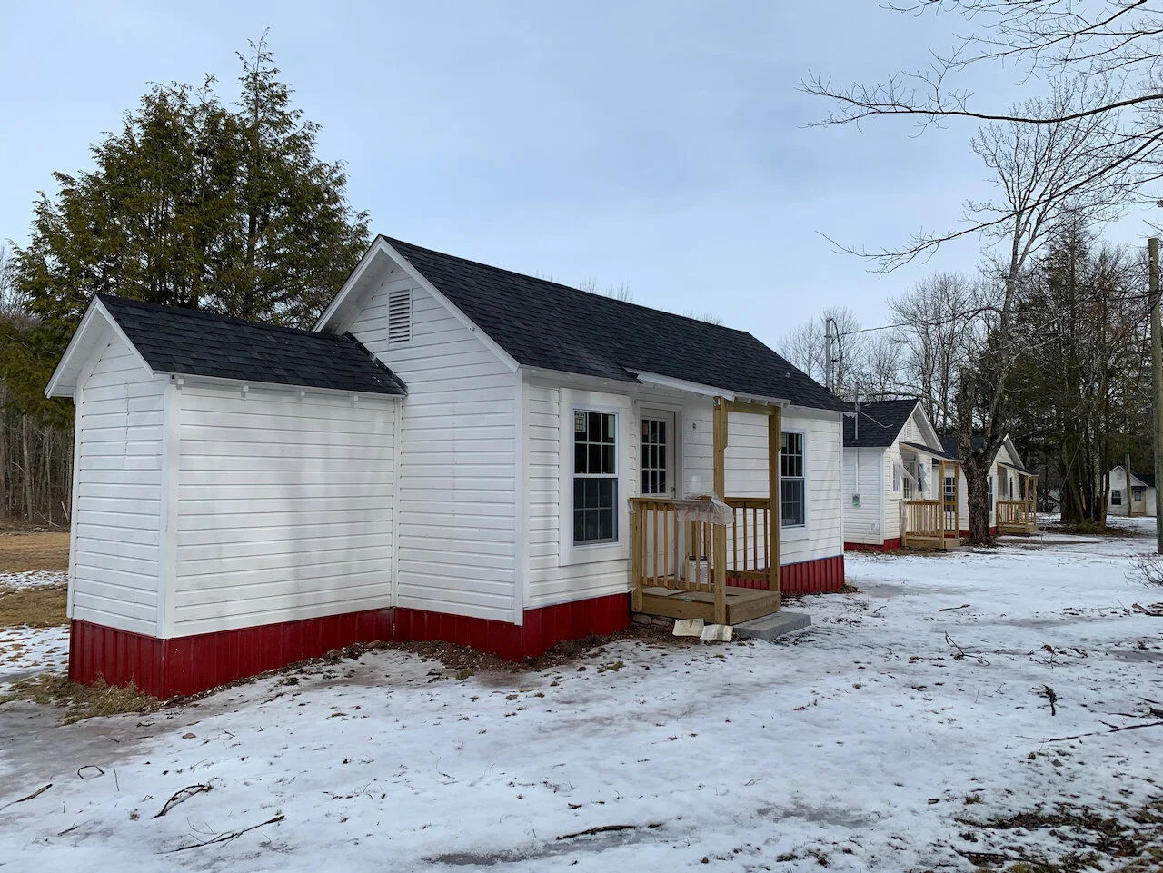 Catskills multiunit cottages colony for sale, Mountain Dale, NY
