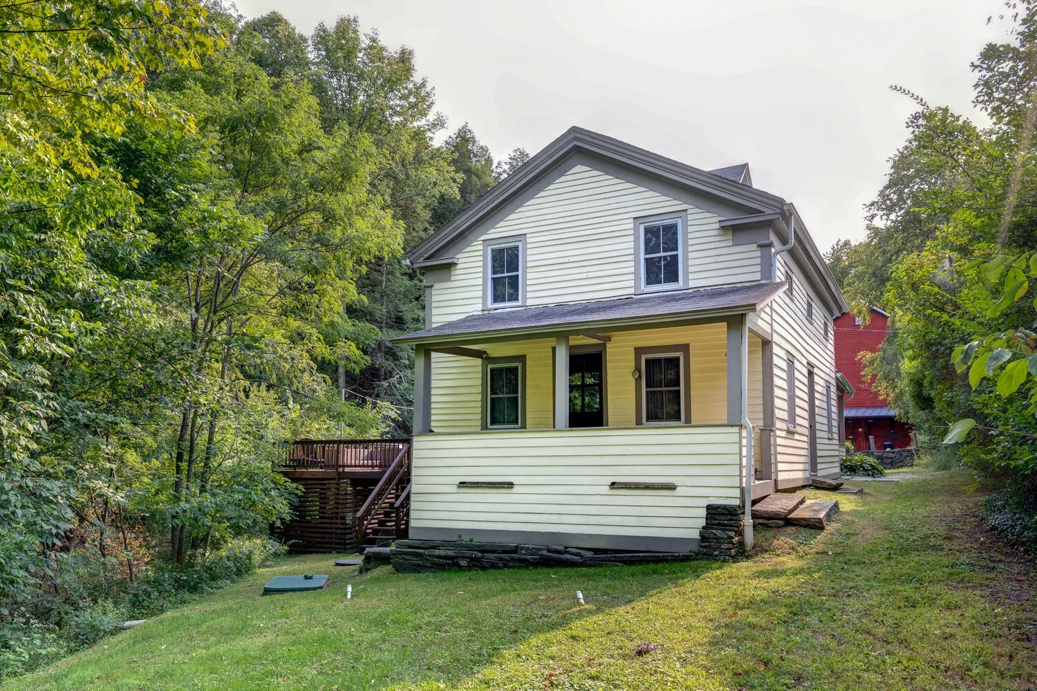 Beach Lake Farmhouse: Beach Lake, PA