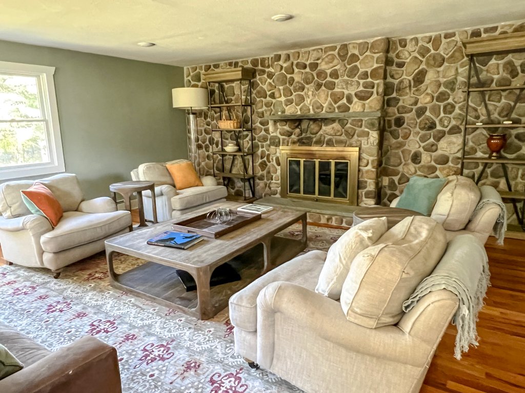 Monticello living room