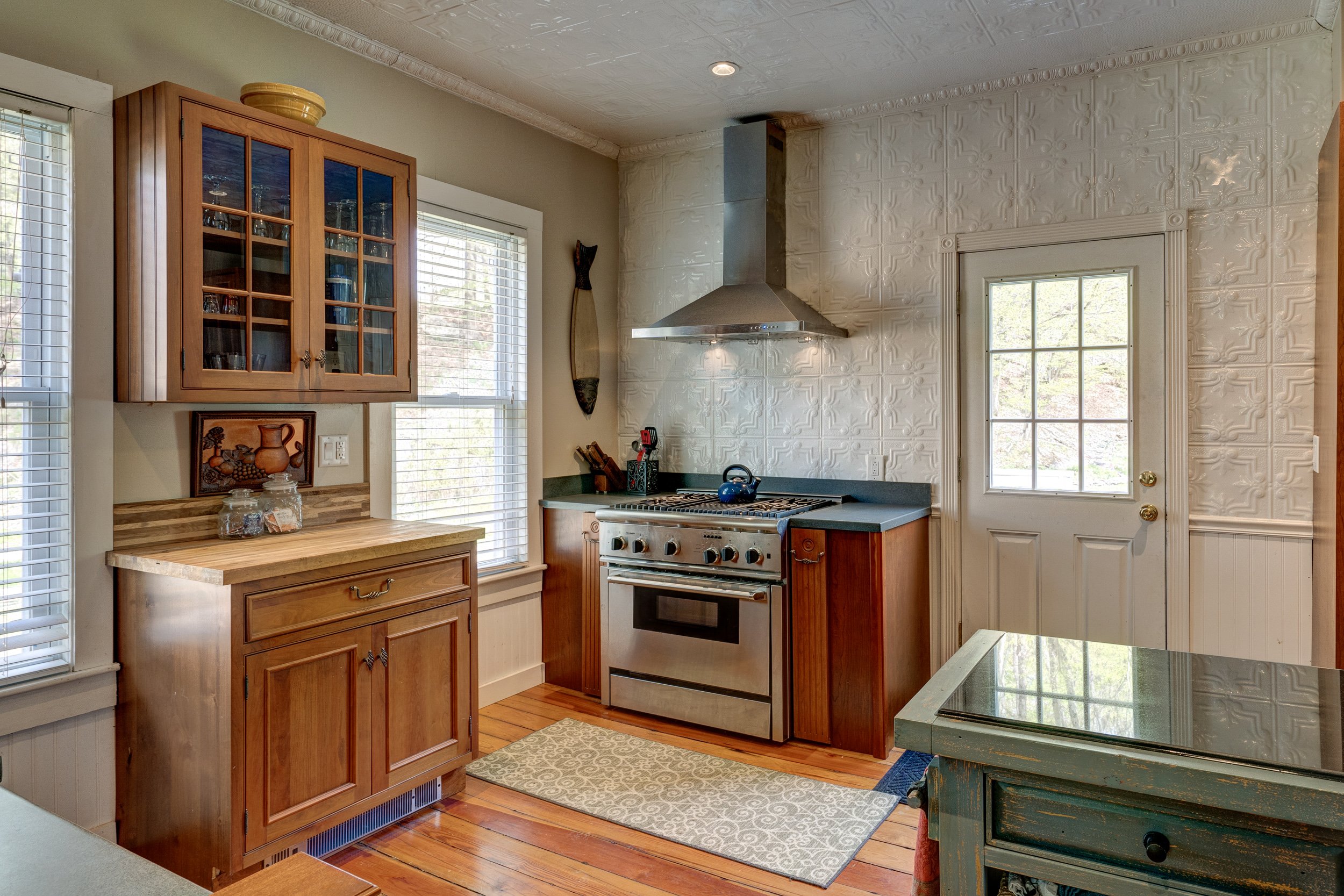 Roscoe house for sale kitchen