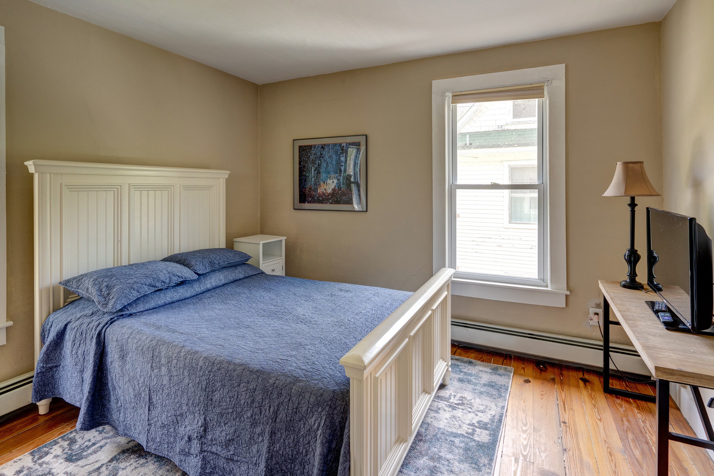 Roscoe house for sale bedroom