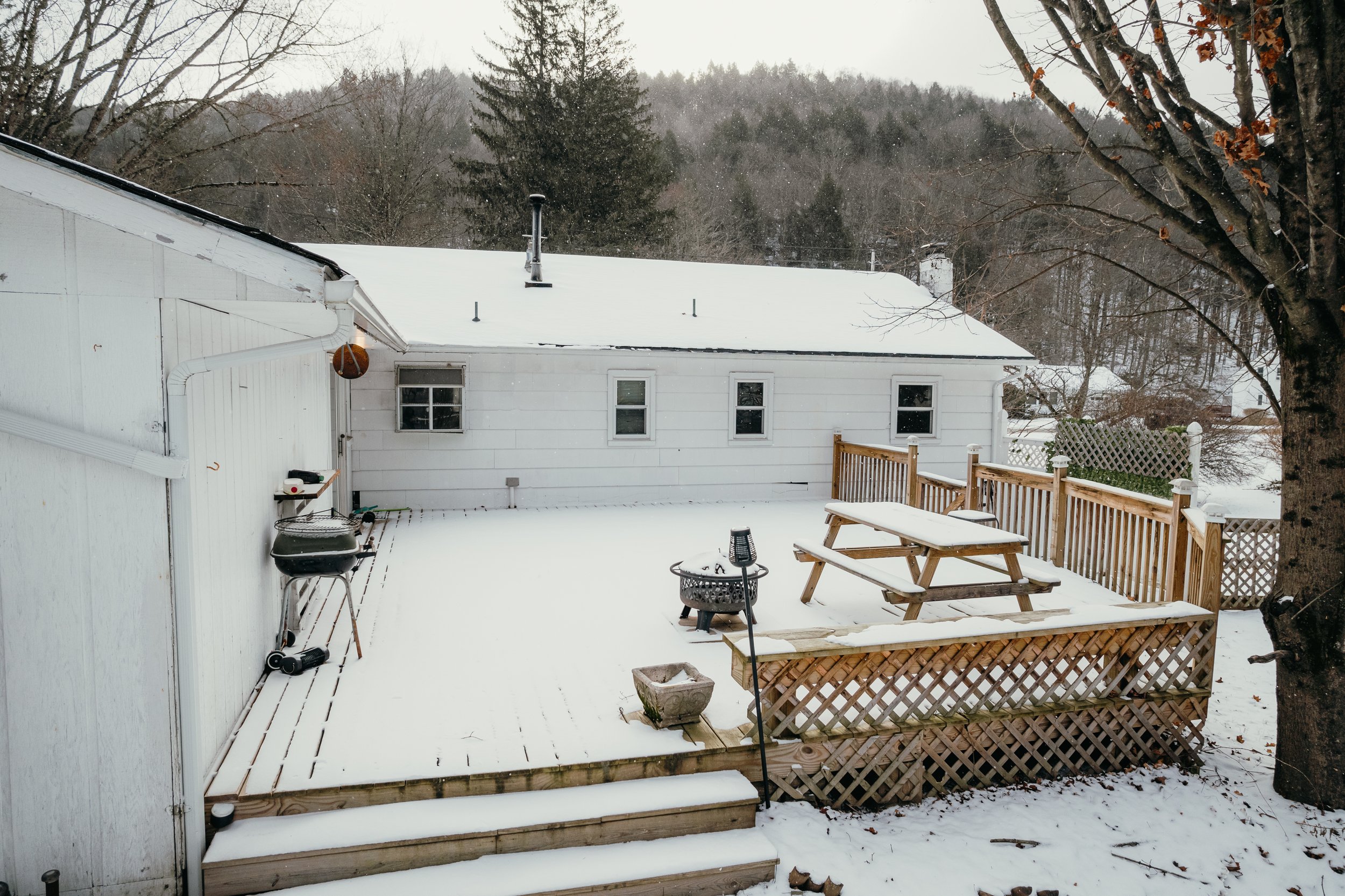 Roscoe ranch deck