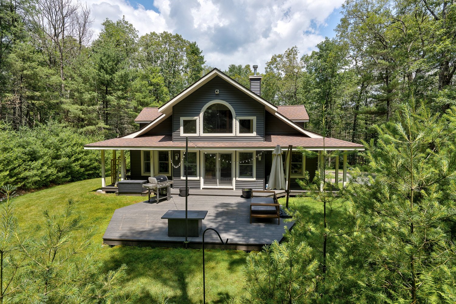 Timber Lake Contemporary Yulan, NY — Country House Realty