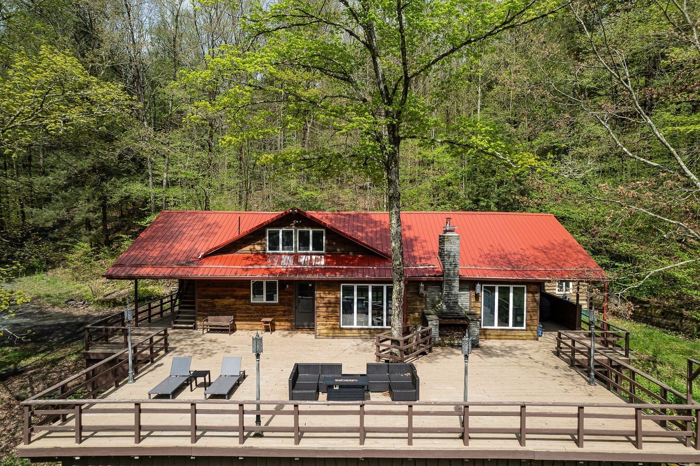 NEW 💫

Hidden Hollow is one of the TWELVE properties that are part of our upcoming Spring Open House Weekend (visit our site for full OH details.) 

Hidden Hollow presents an idyllic mountain escape, boasting over 12 acres of secluded land with Tar 