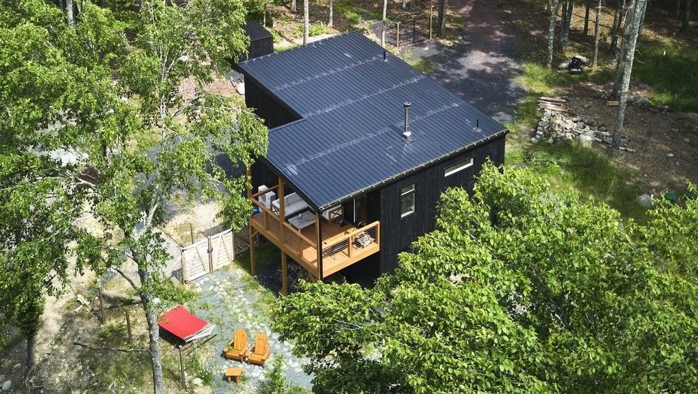 💫 MODERN RETREAT ⁠
⁠
A modern escape in the heart of the Black Forest Club, this sleek Glen Spey retreat offers privacy, style, and room to expand. Lightly lived-in and thoughtfully designed, the home sits high above Mill Brook on a peaceful bluff, 