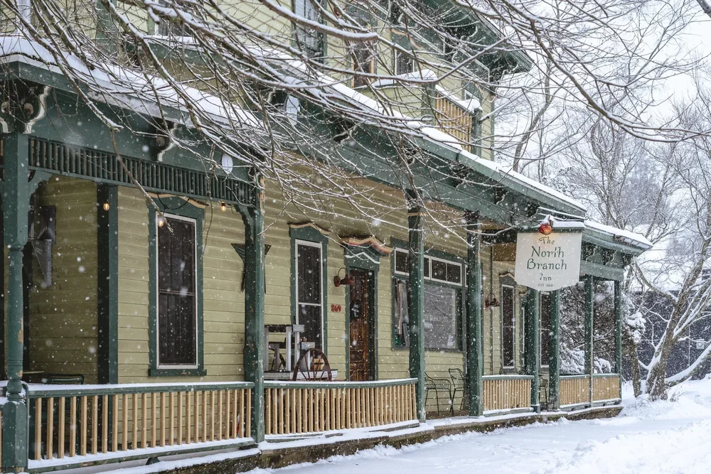 Main+inn+winter+close-up.jpg.webp
