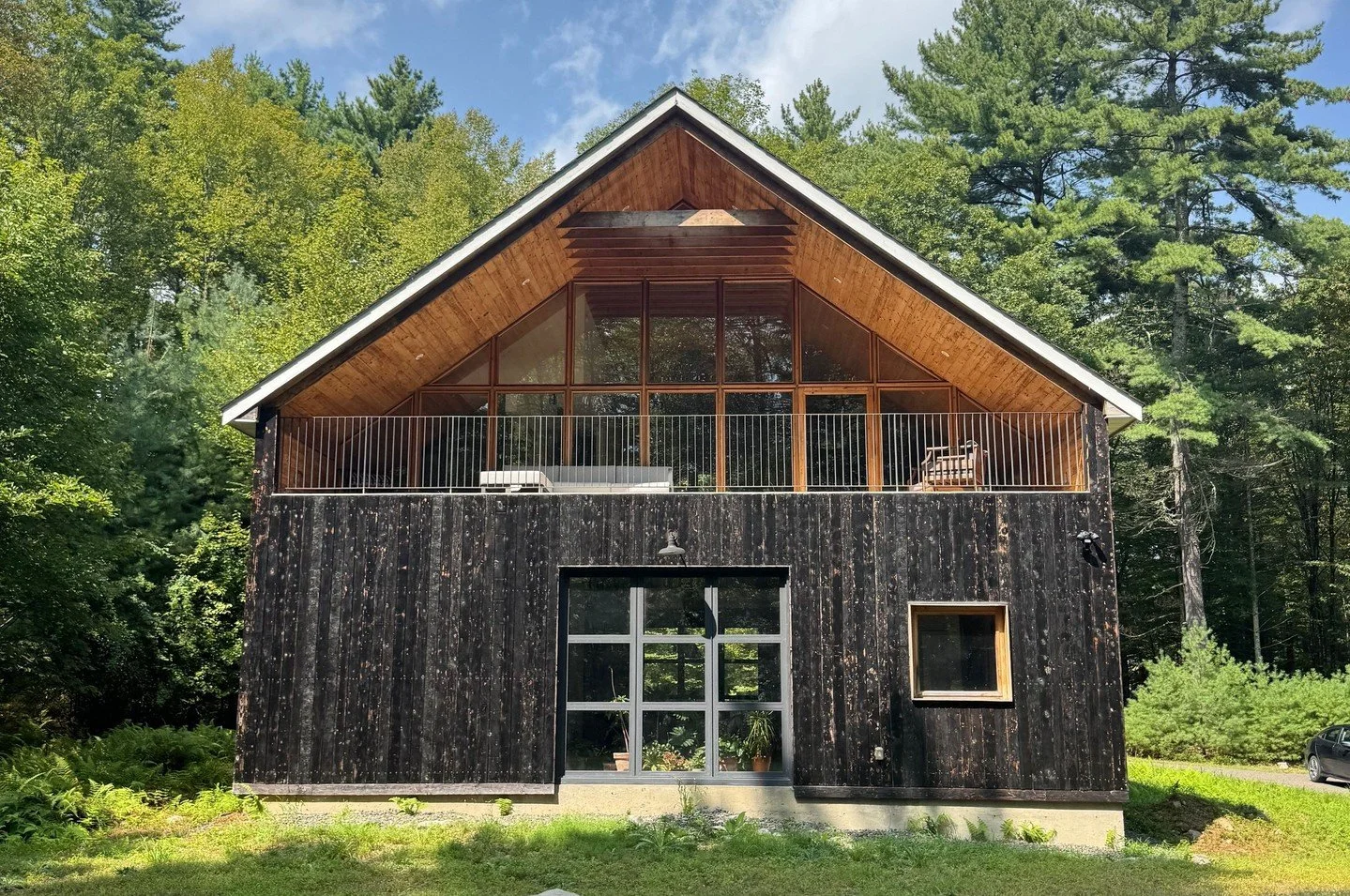 💫LONG TERM RENTAL This one will make you want to stay awhile, a former horse barn, reimagined as a design-forward retreat on 17 wooded acres in Kerhonkson.⁠
⁠
Set at the end of a long driveway, this home is the perfect private Catskills rental. The 