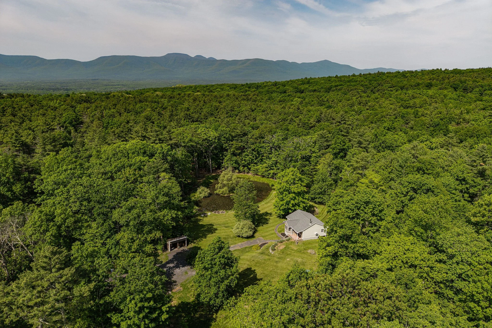 2026-05-CountryHouse-LeedsCabin-JdGluckstern-LawrenceBraun-DJI_20260517110850_0059_D--004.jpg