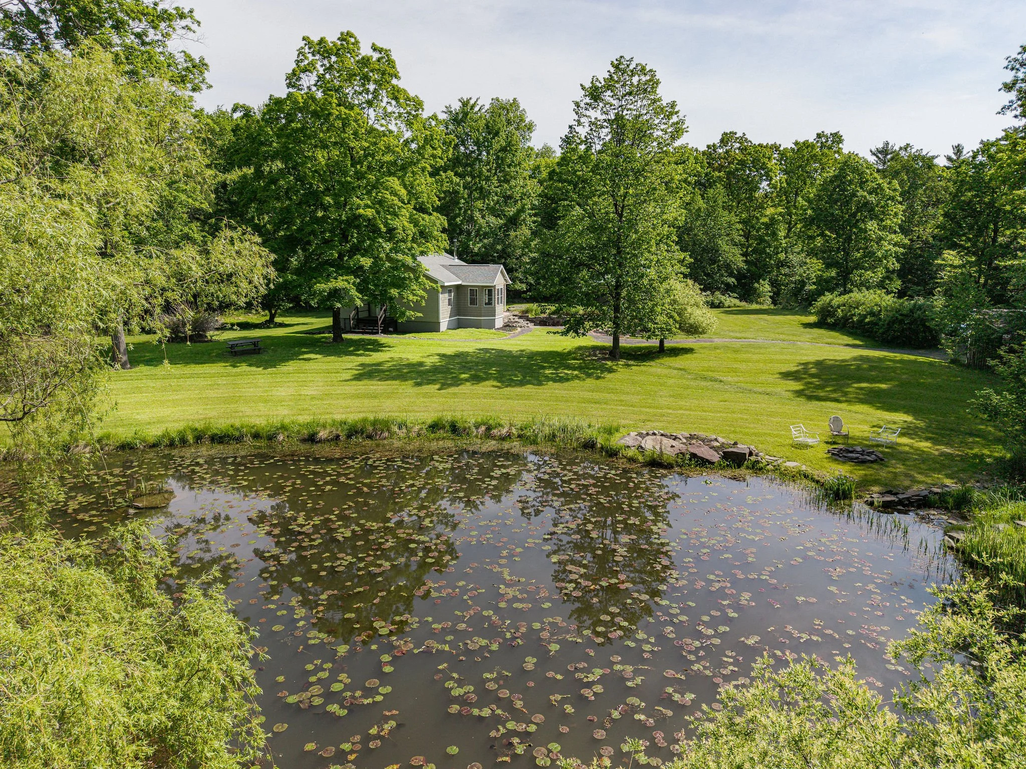 2026-05-CountryHouse-LeedsCabin-JdGluckstern-LawrenceBraun-DJI_20260517111144_0062_D--006.jpg