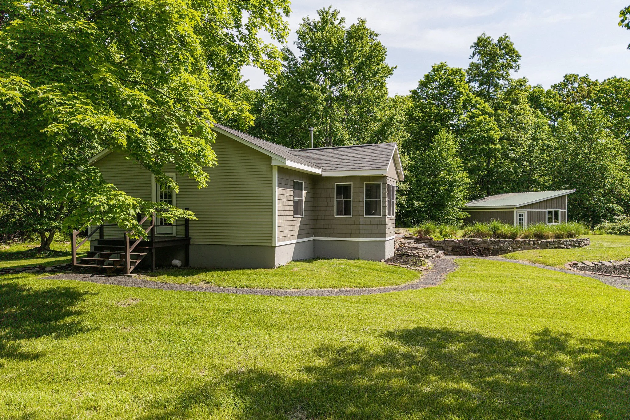 2026-05-CountryHouse-LeedsCabin-JdGluckstern-LawrenceBraun-DJI_20260517111832_0075_D--017.jpg
