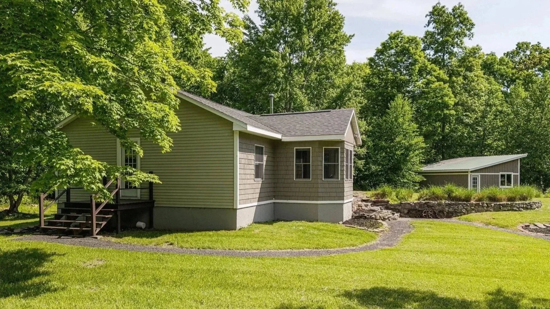 2026-05-CountryHouse-LeedsCabin-JdGluckstern-LawrenceBraun-DJI_20260517111832_0075_D--017.jpg