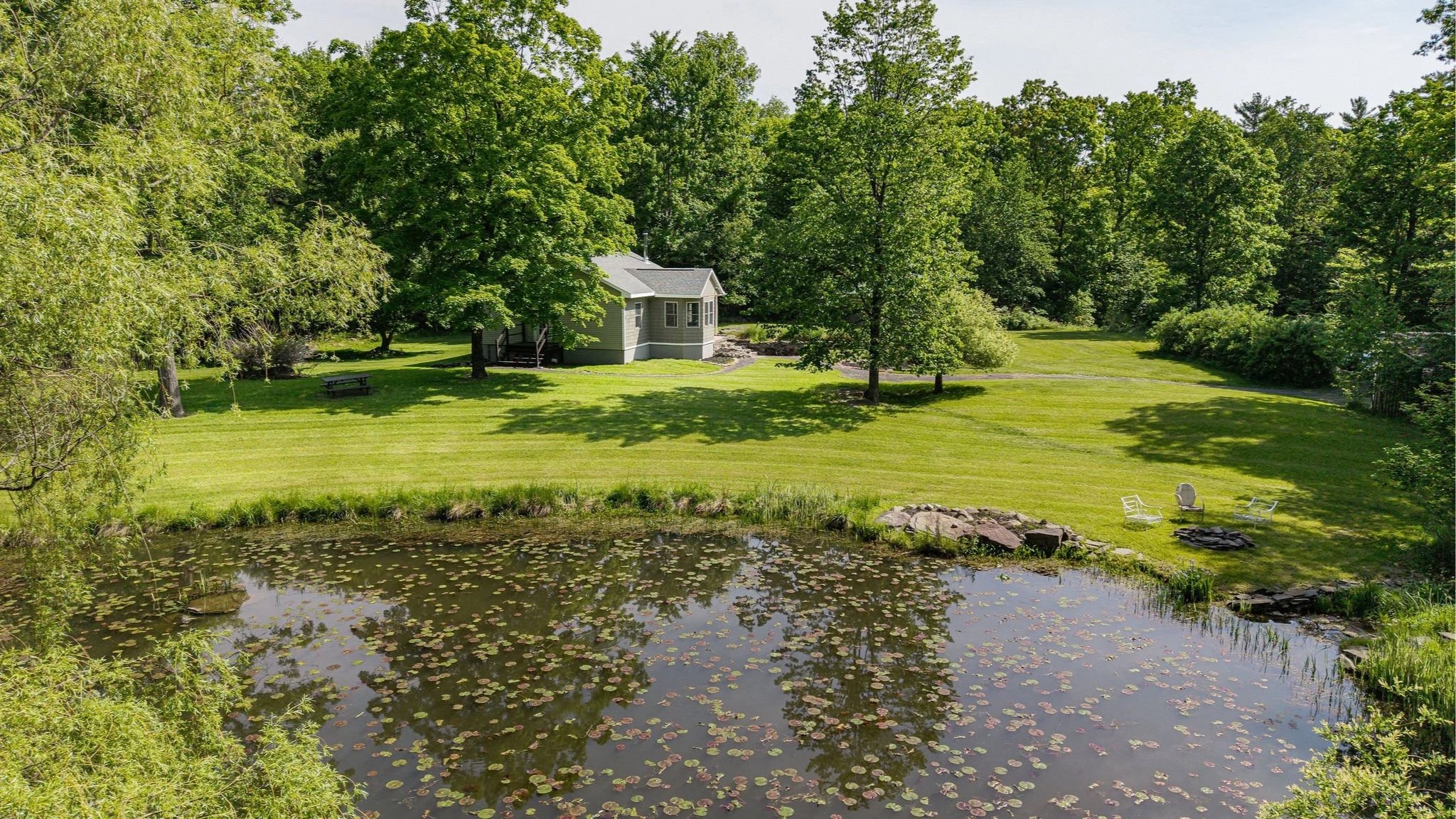 2026-05-CountryHouse-LeedsCabin-JdGluckstern-LawrenceBraun-DJI_20260517111144_0062_D--006.jpg