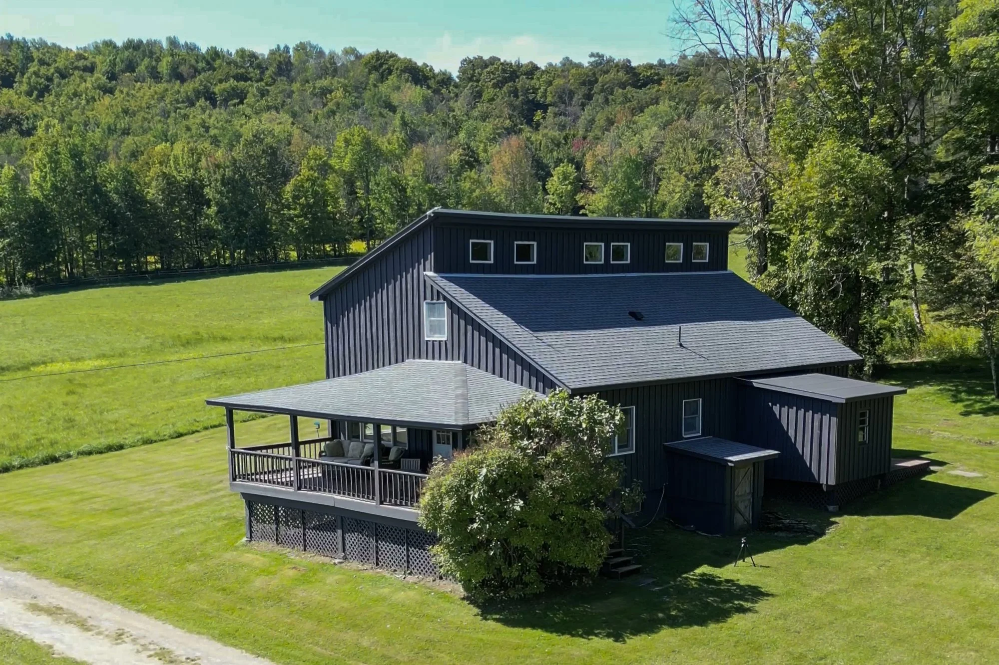 Exterior 1.jpg