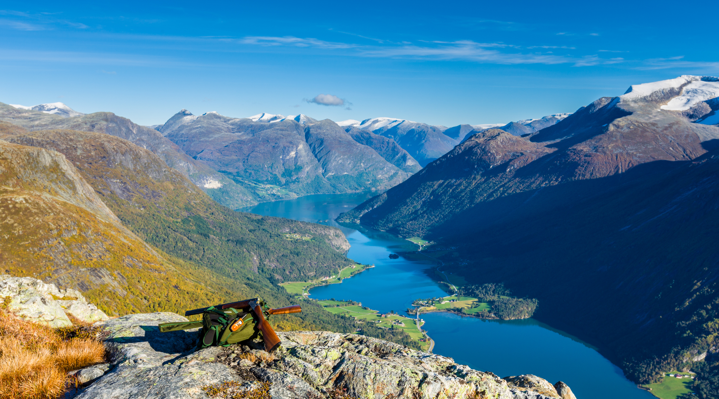 Utsikt mot Oppstryn frå Høgefjellet