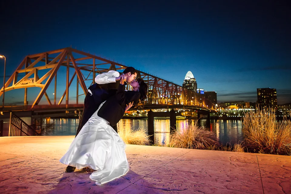 Cincinnati Weddings: Newport Aquarium