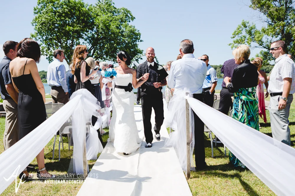 Buffalo-Wedding-Photography-VND-021-Outdoor-Park-Ceremony.jpg
