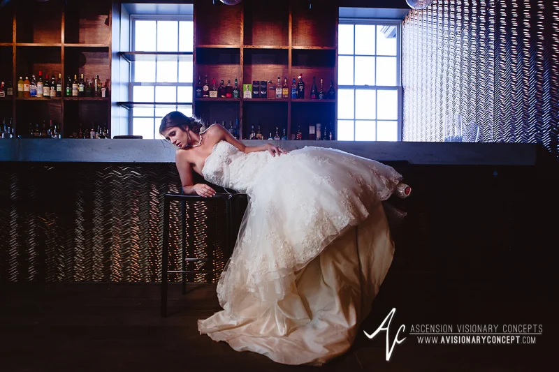 Ryen-Chic-Modern-Bridal-Shoot-Buffalo-Foundry-Suites-008.jpg