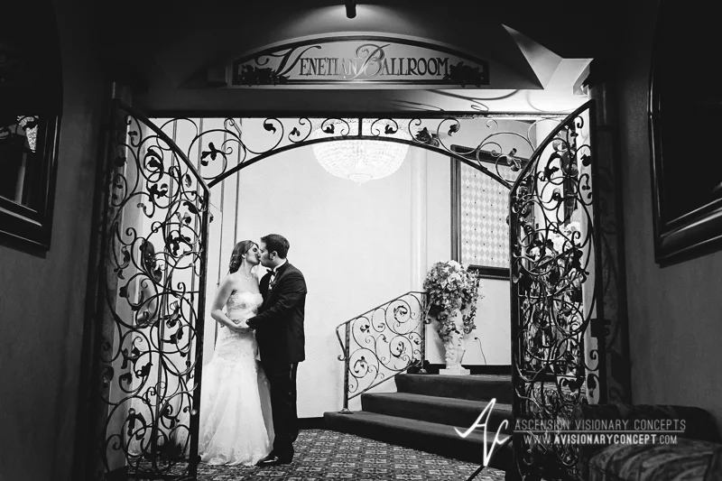 RS-MC-Wed-040-Salvatores-Italian-Gardens-Reception-Goodnight-Kiss.jpg