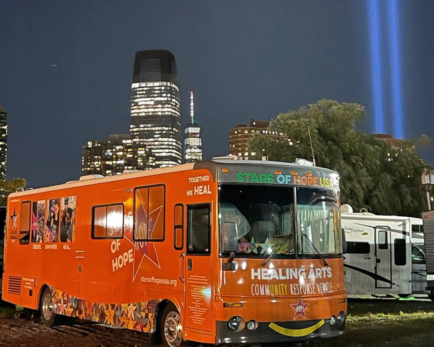 Bus+at+night+with+Tower+Lights.jpg