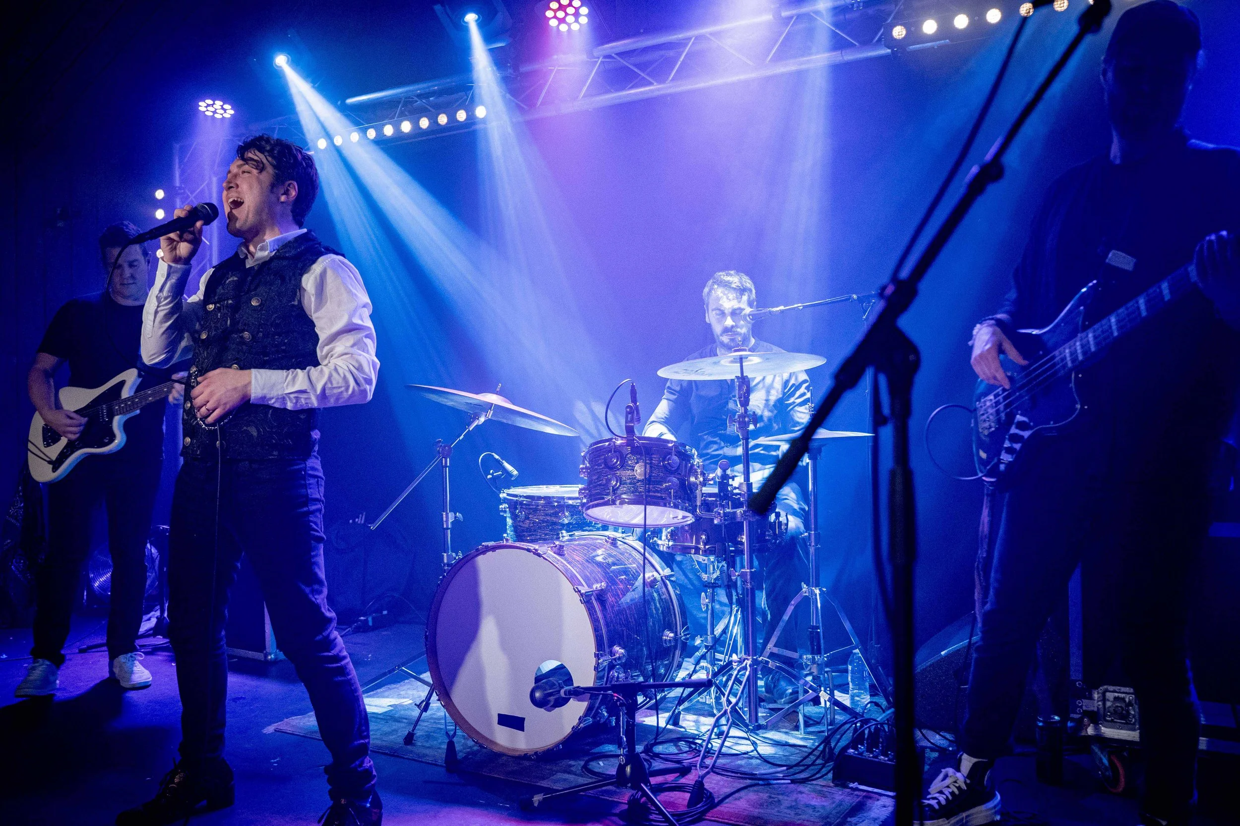 Deveaux reunion gig at Strings with support form Willowfly