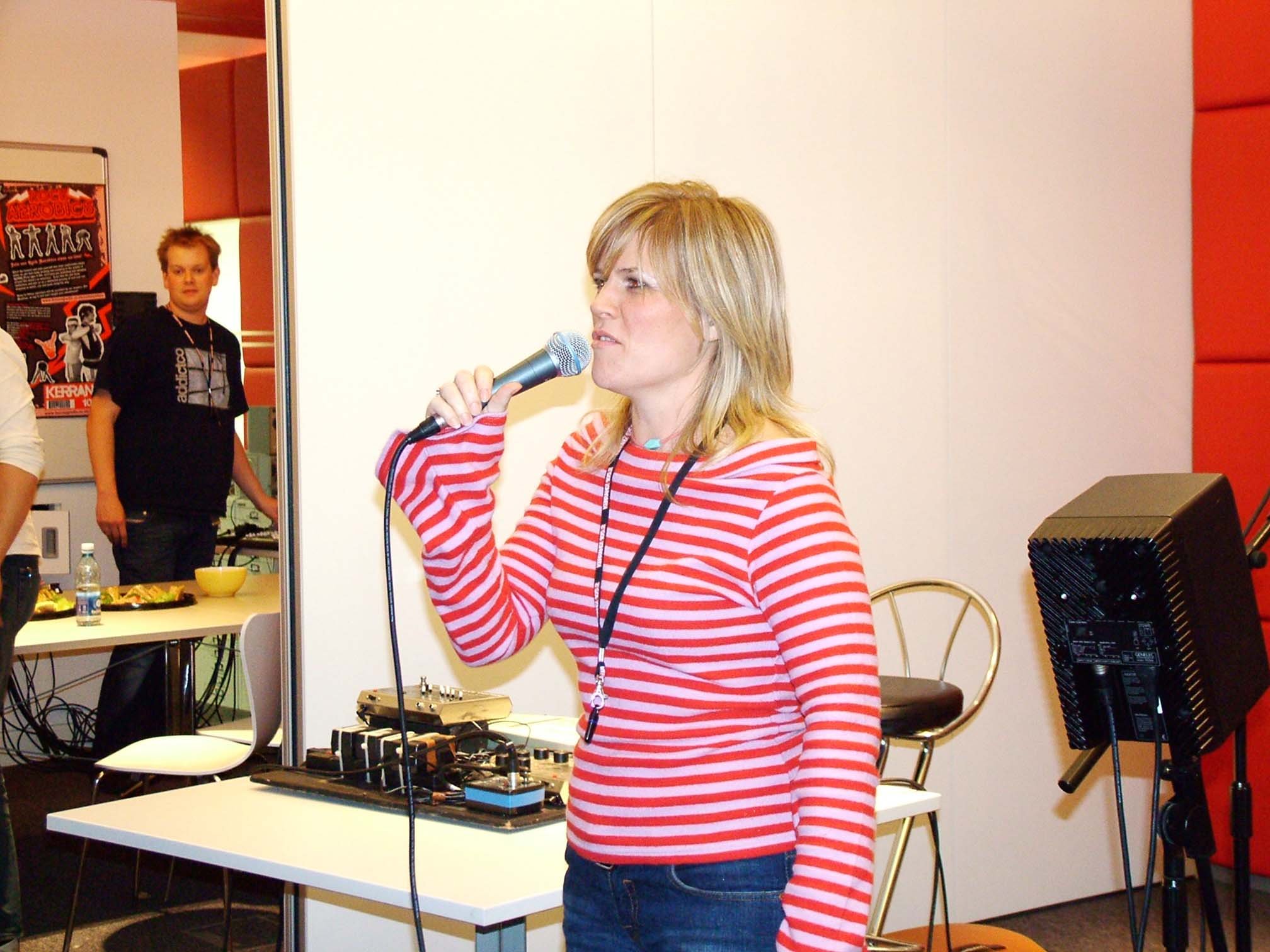 Kasabian - Kerrang 022.jpg