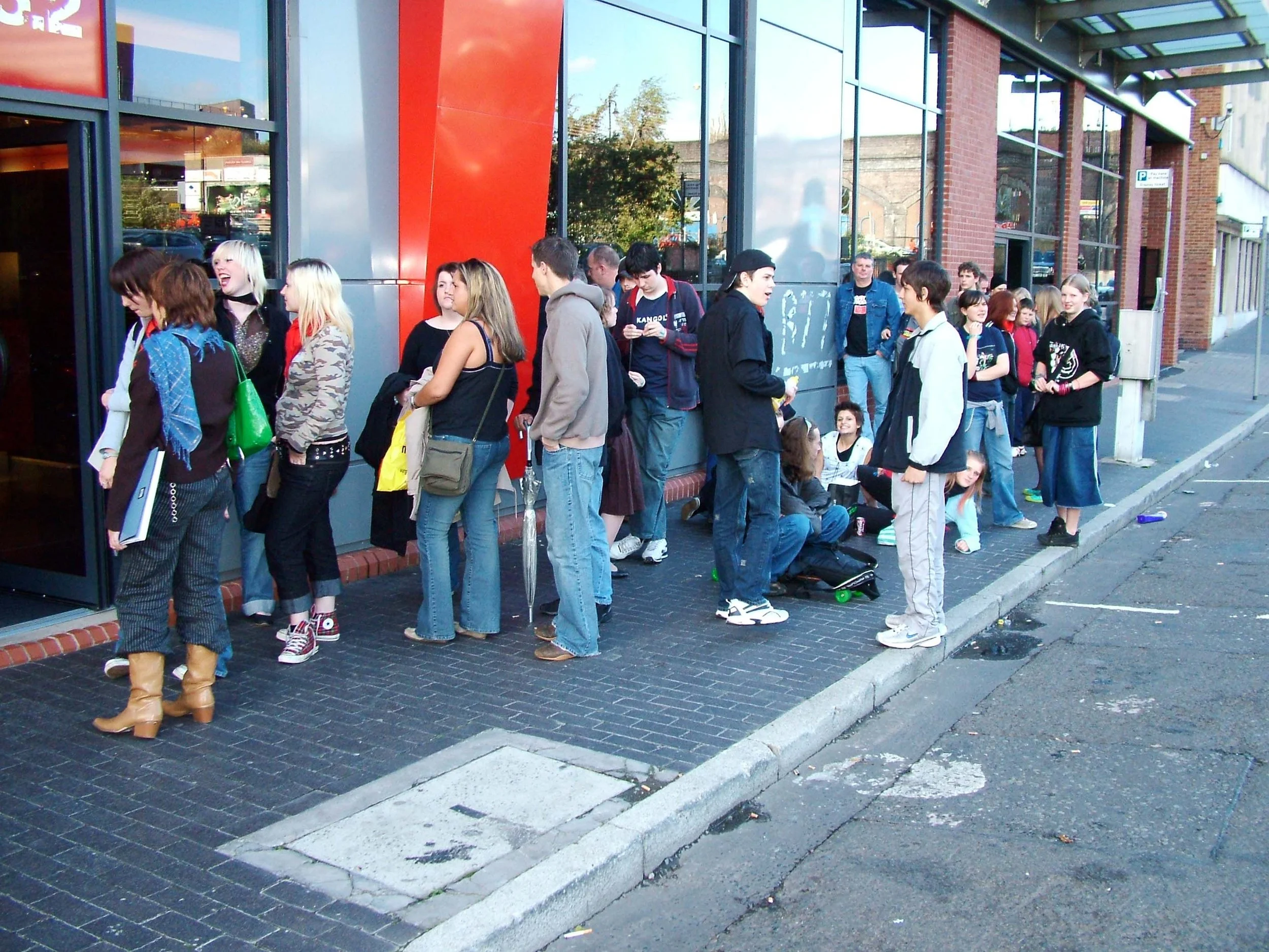 On October 5th, 2004, the air in the Lionel Street studios changed. Kasabian arrived in Birmingham, bringing the raw, psychedelic energy of their debut self-titled album to Kerrang! Radio. This wasn’t just a radio session; it felt like a statement of