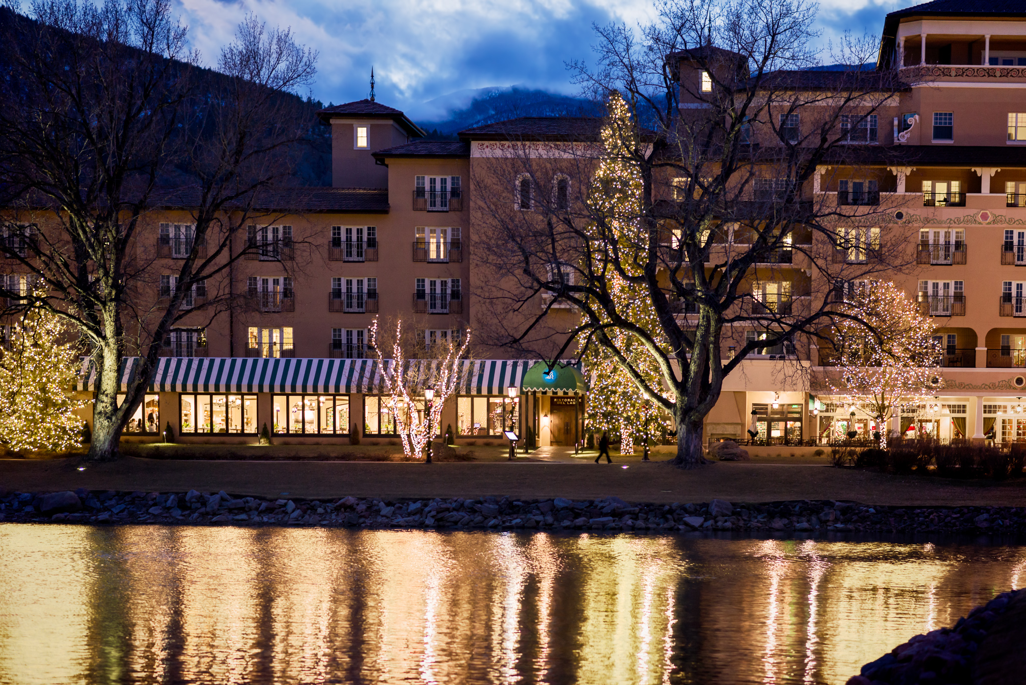 Broadmoor Christmas Lights