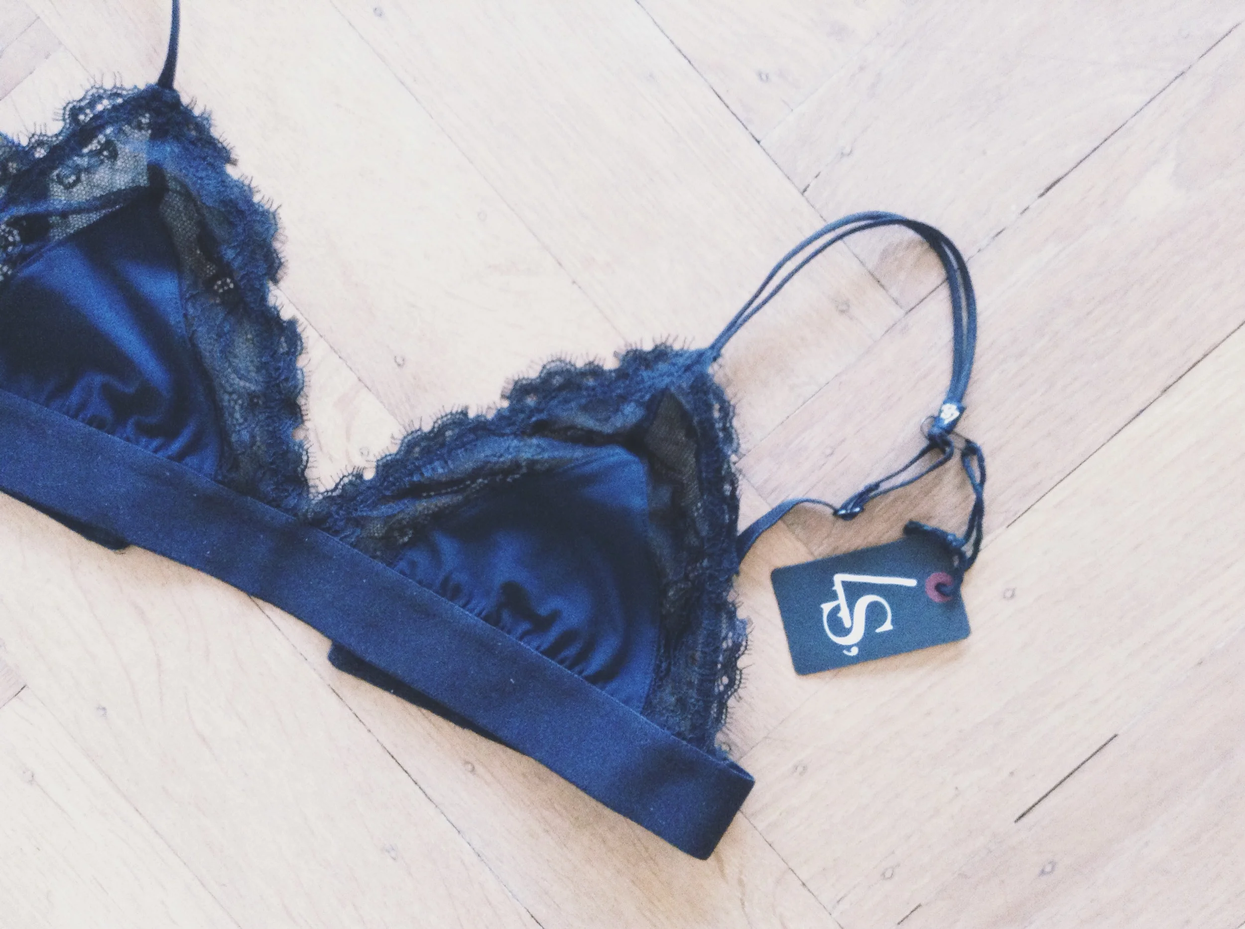 to shop - love love stories