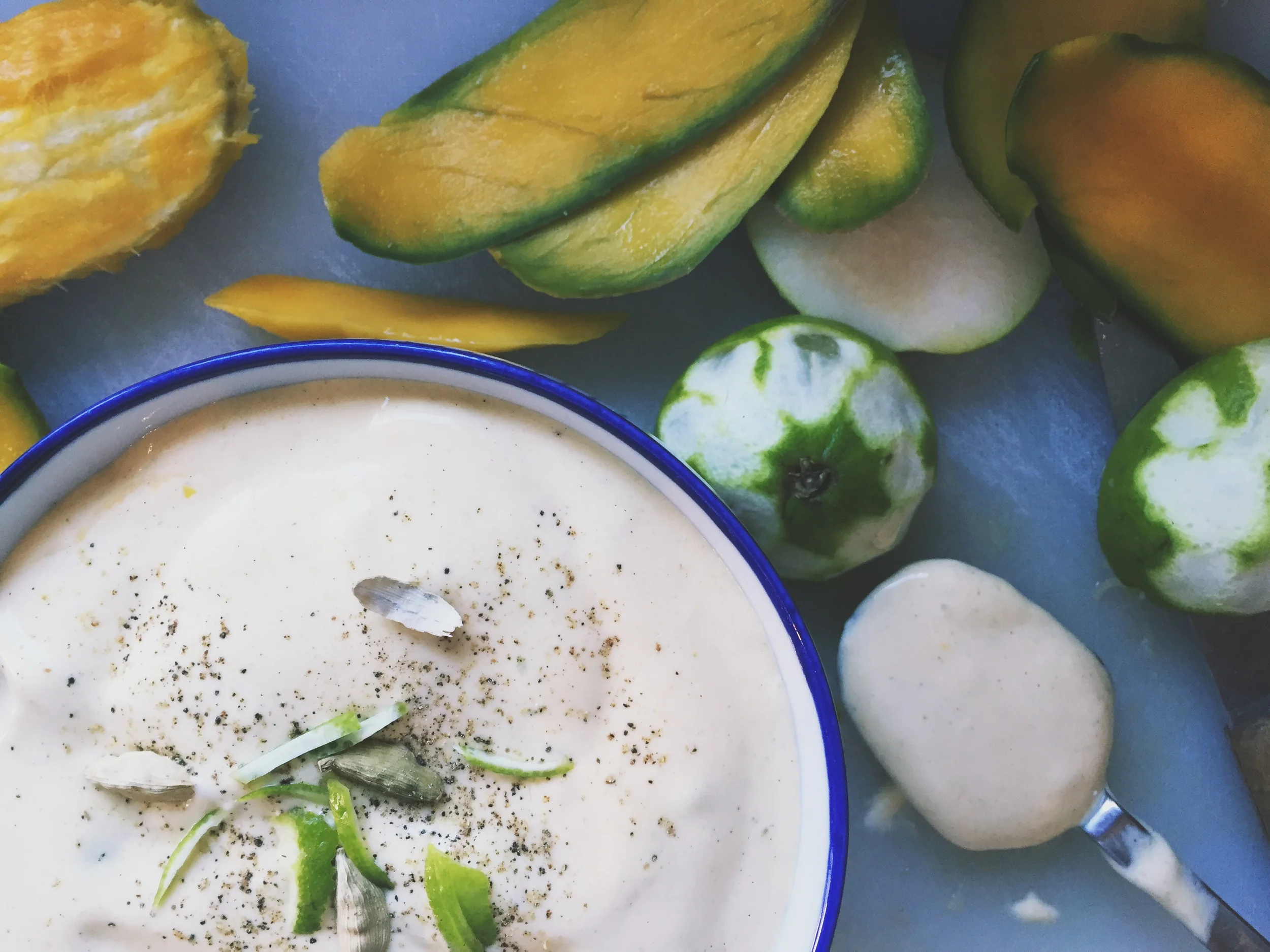 to smoothie - mango cardamom blast