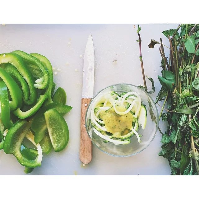to raw - mint and mango marinated courgette 'spaghetti'