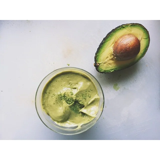 to smoothie - vanilla matcha avocado smoothie