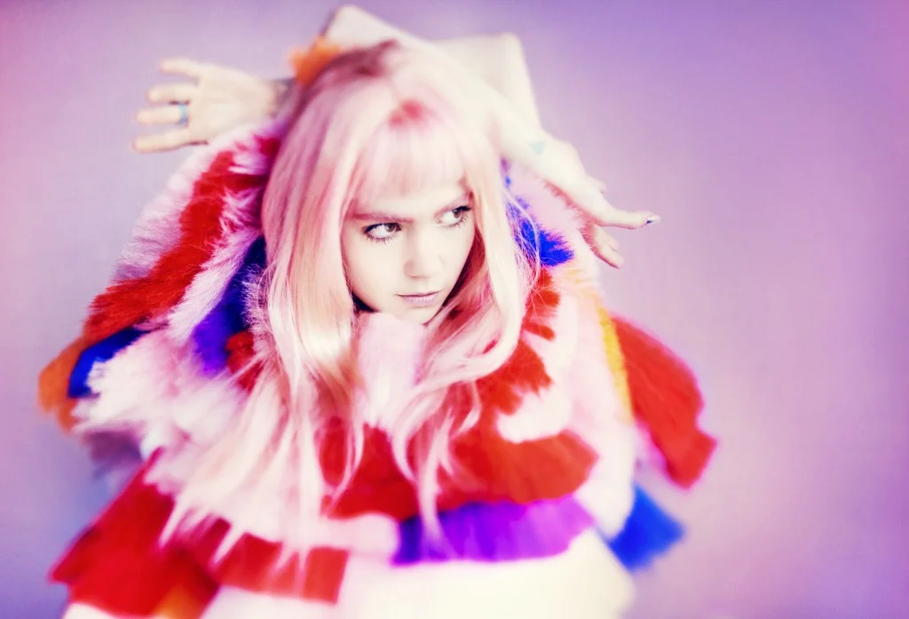 to shake - grimes  'realiti'