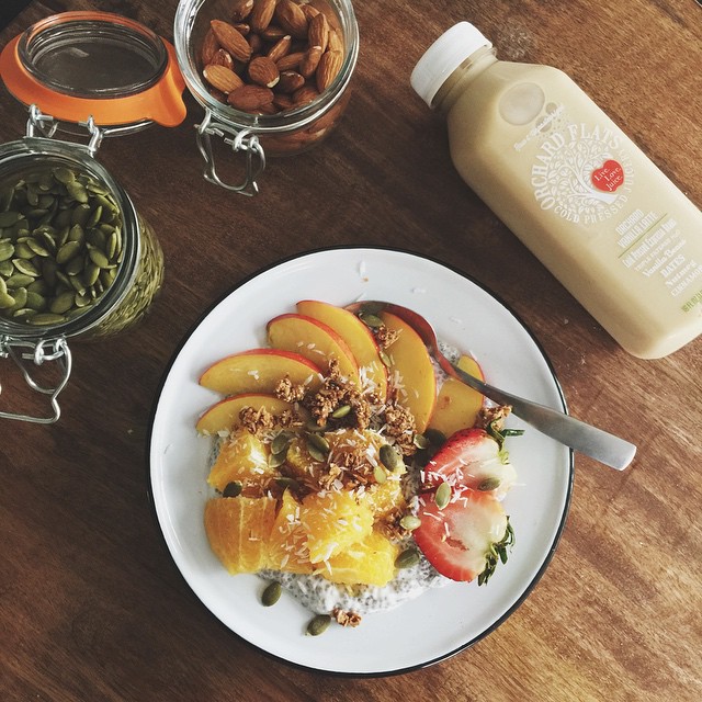 _rrayyme_here__Breakfast_is_my_favvvorite_meal_of_the_day._Today_I_m_having_vanilla_chia_pudding_topped_with_peaches__oranges__strawbs__granola_and_pumpkin_seeds_with_a_delicious__orchardflatsjuicery_vanilla_latte_to_get_me_going_____livelovejuice__o.jpg