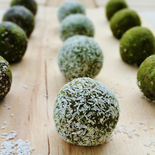 We_were_just_thinking_about_how_easy_it_would_be_to_whip_up_these_Matcha_Cranberry__blissballs_thanks_to__urbanraw.superfoodchrissy_in_the_Vitamix._Matcha_green_tea_is_an_antioxidant_powerhouse_that_we_can_t_get_enough_of__especially_in_winter._What_.jpg