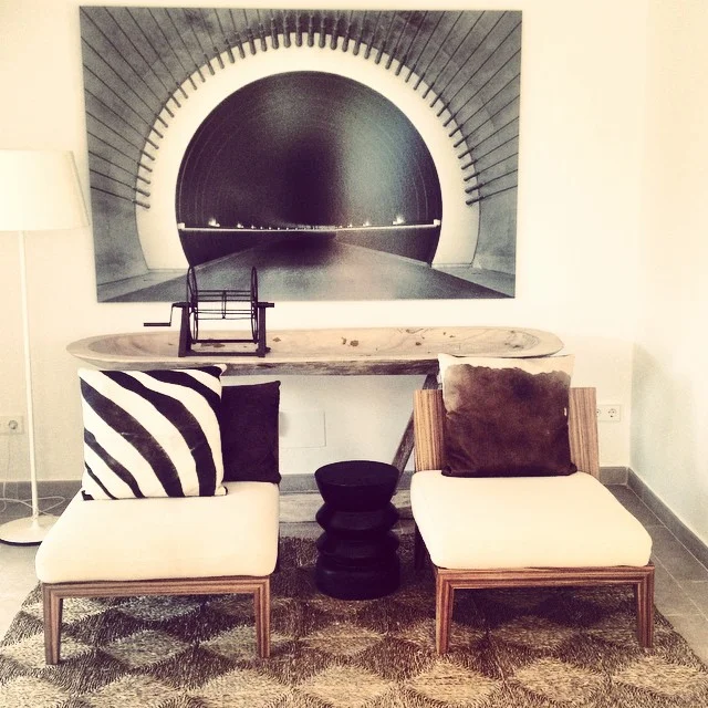 Keeping_it_clean_and_almost_monochrome_in_one_of__trueibiza_s_rental_villa_s._Photograph_on_the_wall_by__sandradekeller.__ibiza__villarental__interior__canpalmeras___MihoMuseum__Japan__trueibizatom__sandradekeller_by_carmenstraatsma.jpg