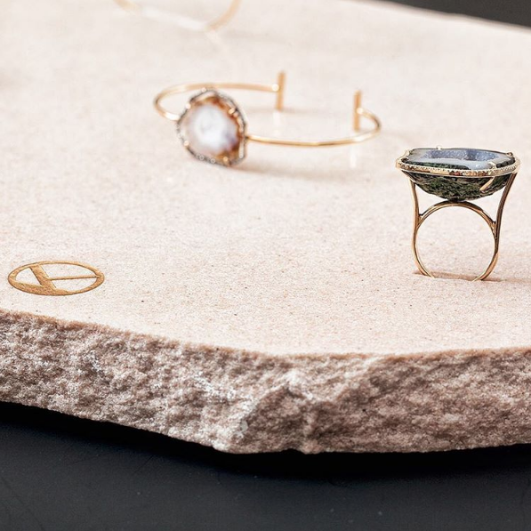 karolinstudio-jewelry-rings-bracelets-preciousstone15.png