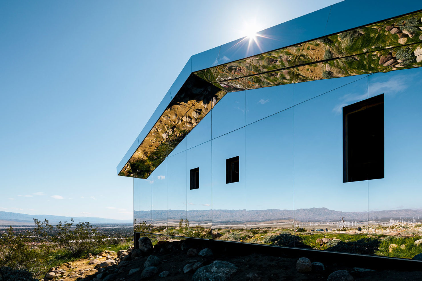 Doug-Aitken-mirage-desert-x-6-1478x985.jpg