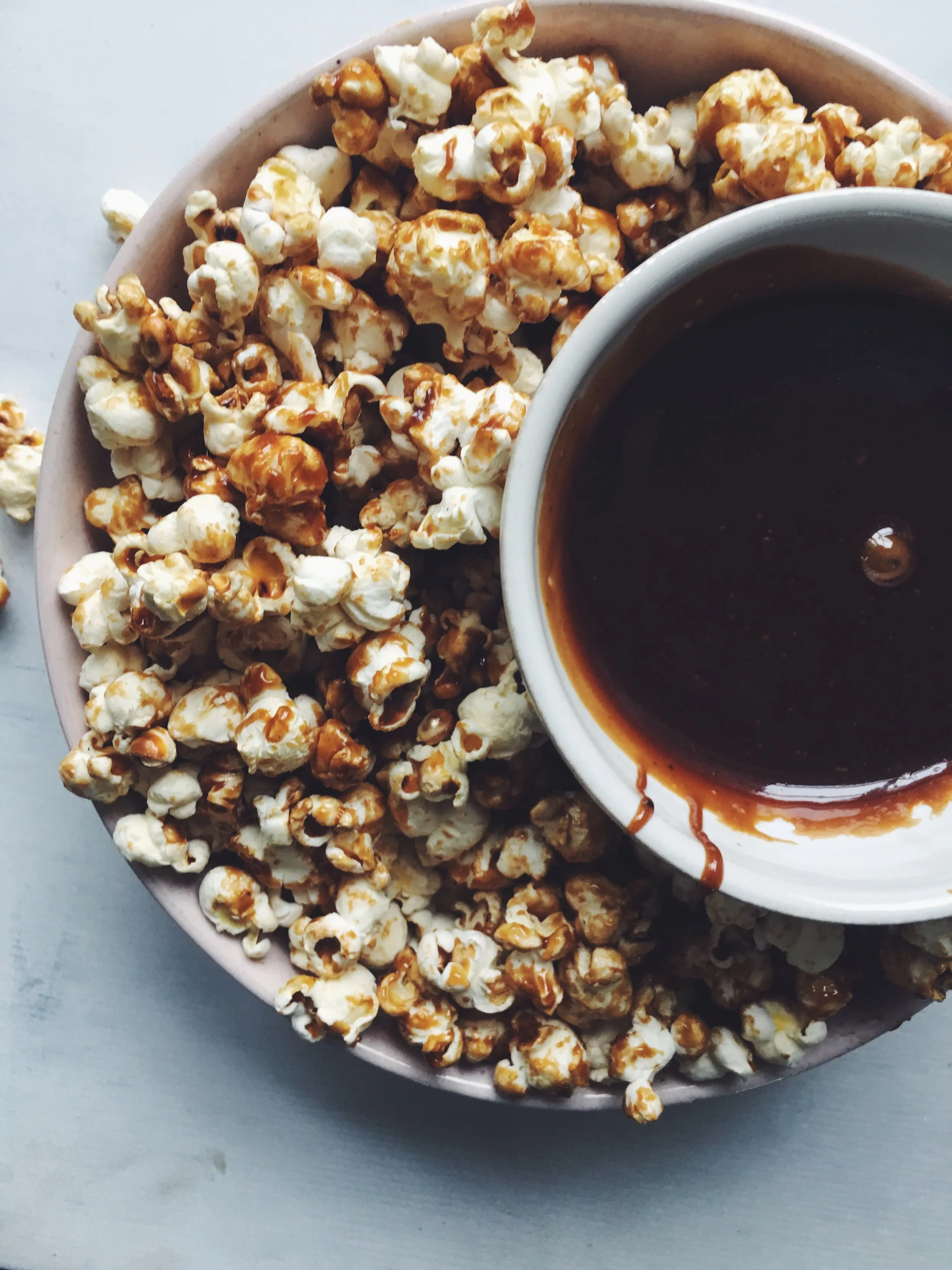 Salted Caramel Popcorn ( vegan)