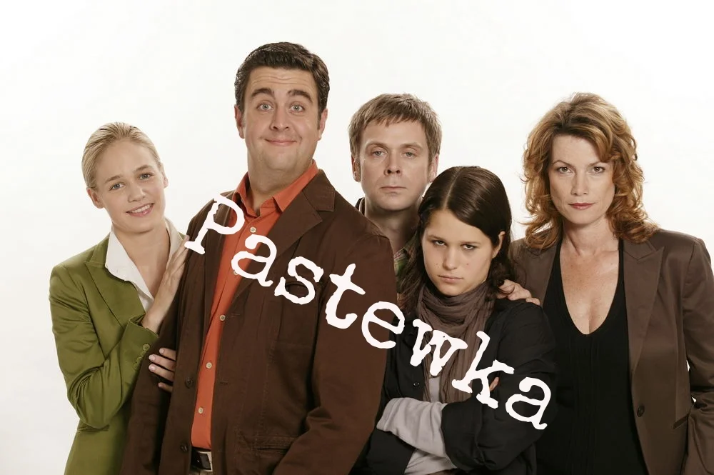  Pastewka ist eine deutsche Sitcom mit Bastian Pastewka, in der er sich selbst spielt. Der Schauplatz der Serie ist Köln. Die Erstausstrahlung erfolgte auf dem deutschen Fernsehsender Sat.1. Die Serie wurde unter anderem mit der Rose d’Or und dem Deu