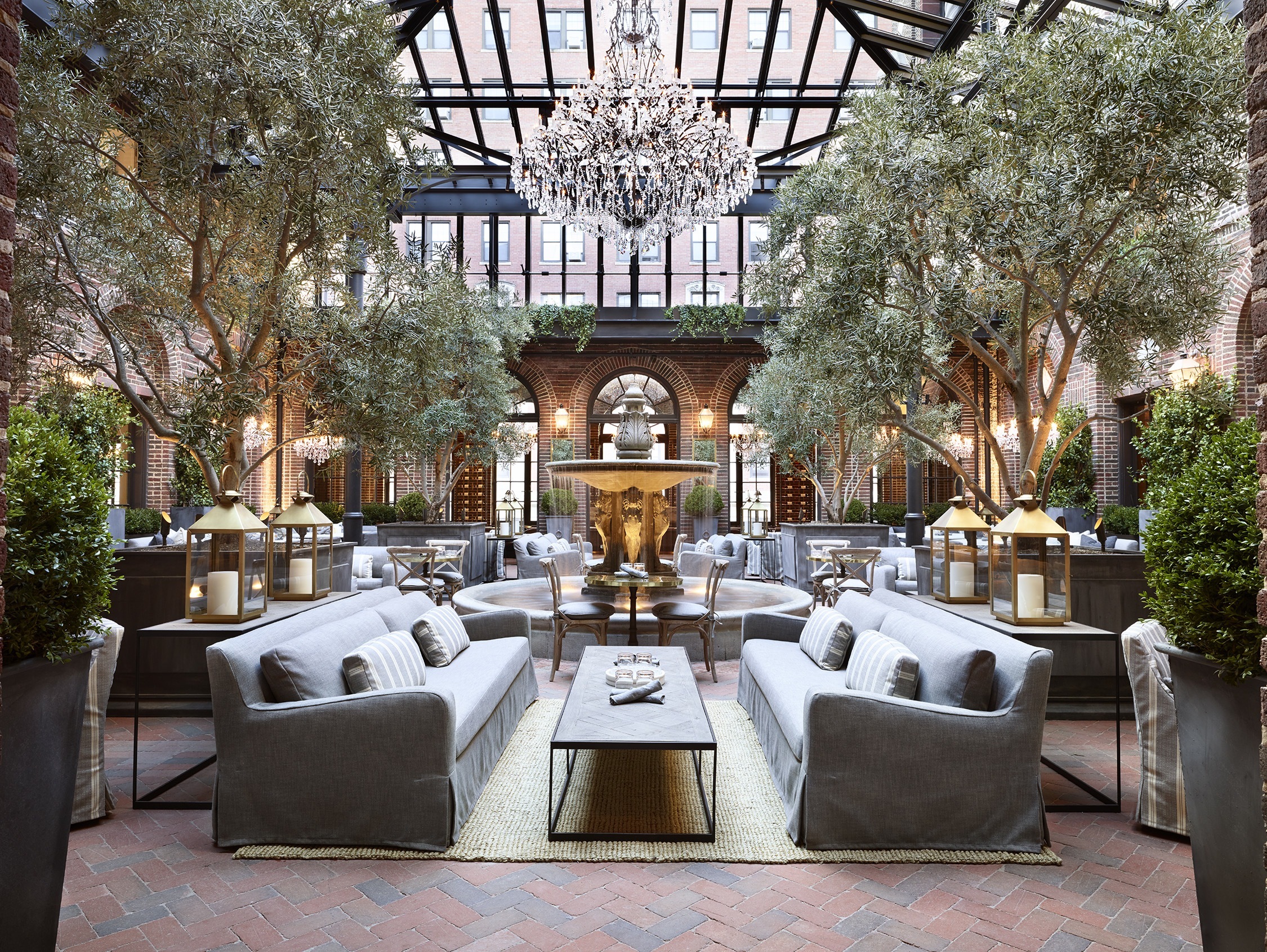 20151002_Chicago_First_Fl_Fountain_COMP_WTableSettings.jpg